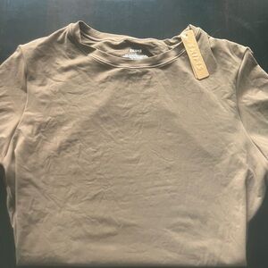 NWT SKIMS Fits Everybody T-Shirt Bodysuit in Oxide Size M